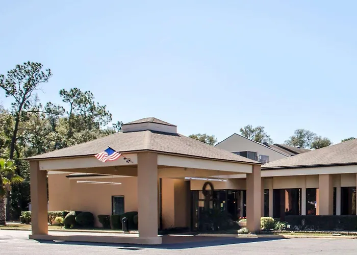 Quality Inn & Suites Pensacola Bayview