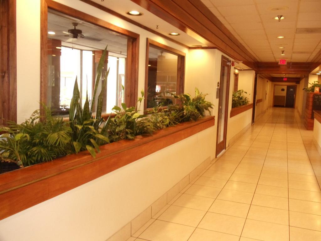 Quality & Pensacola Bayview