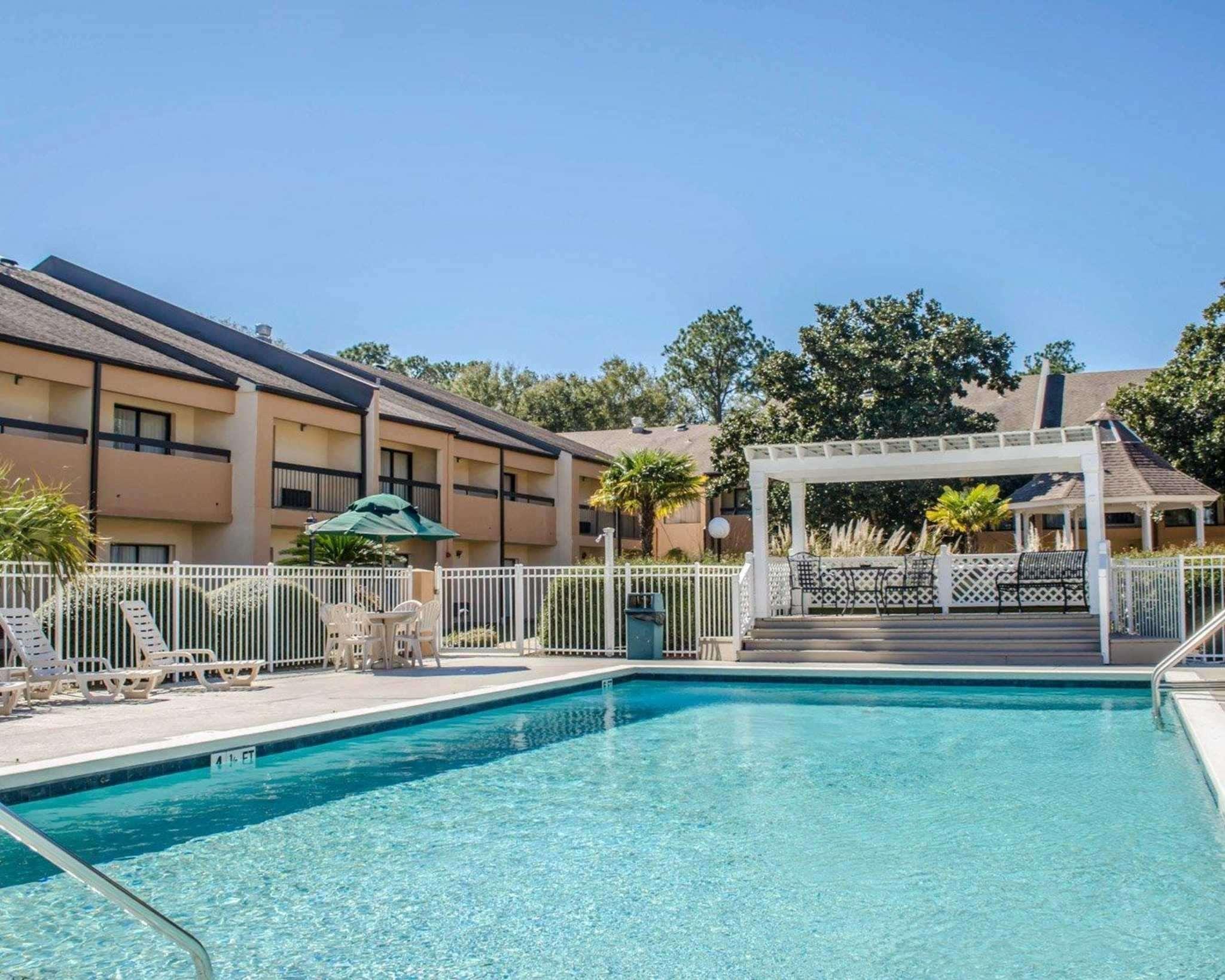 Quality & Pensacola Bayview 2*