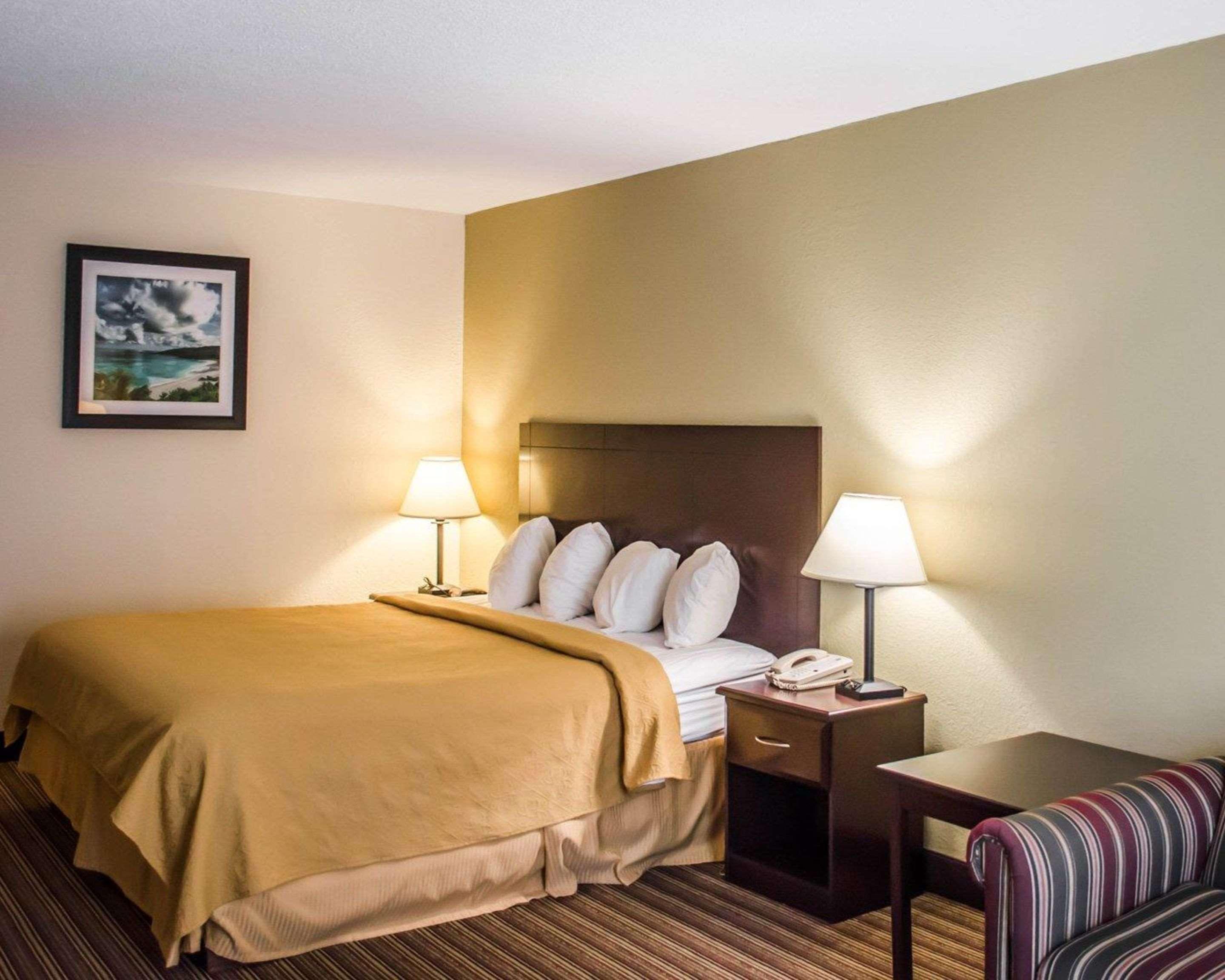 Hotel Quality & Pensacola Bayview 2*
