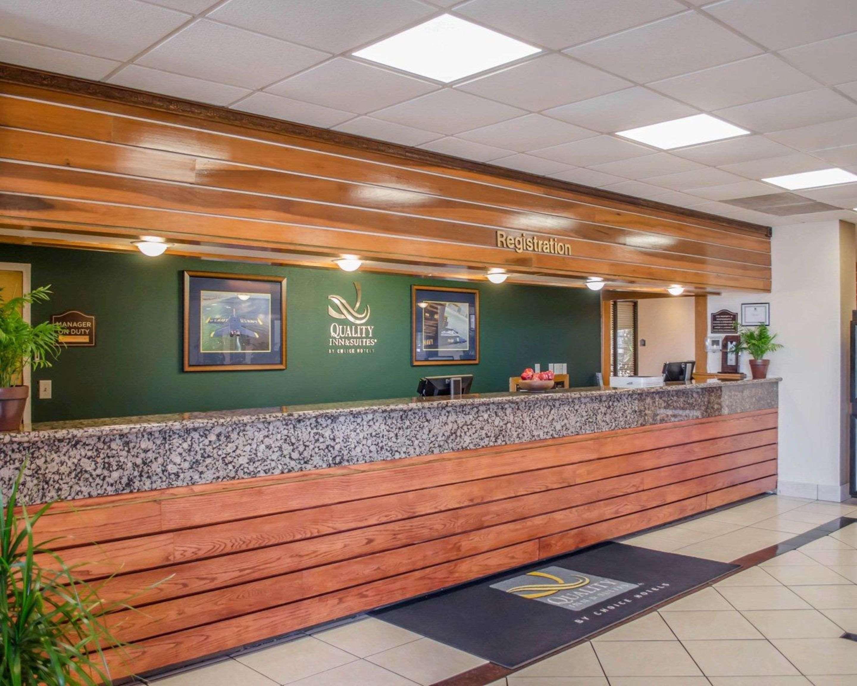 Hotel Quality & Pensacola Bayview 2*