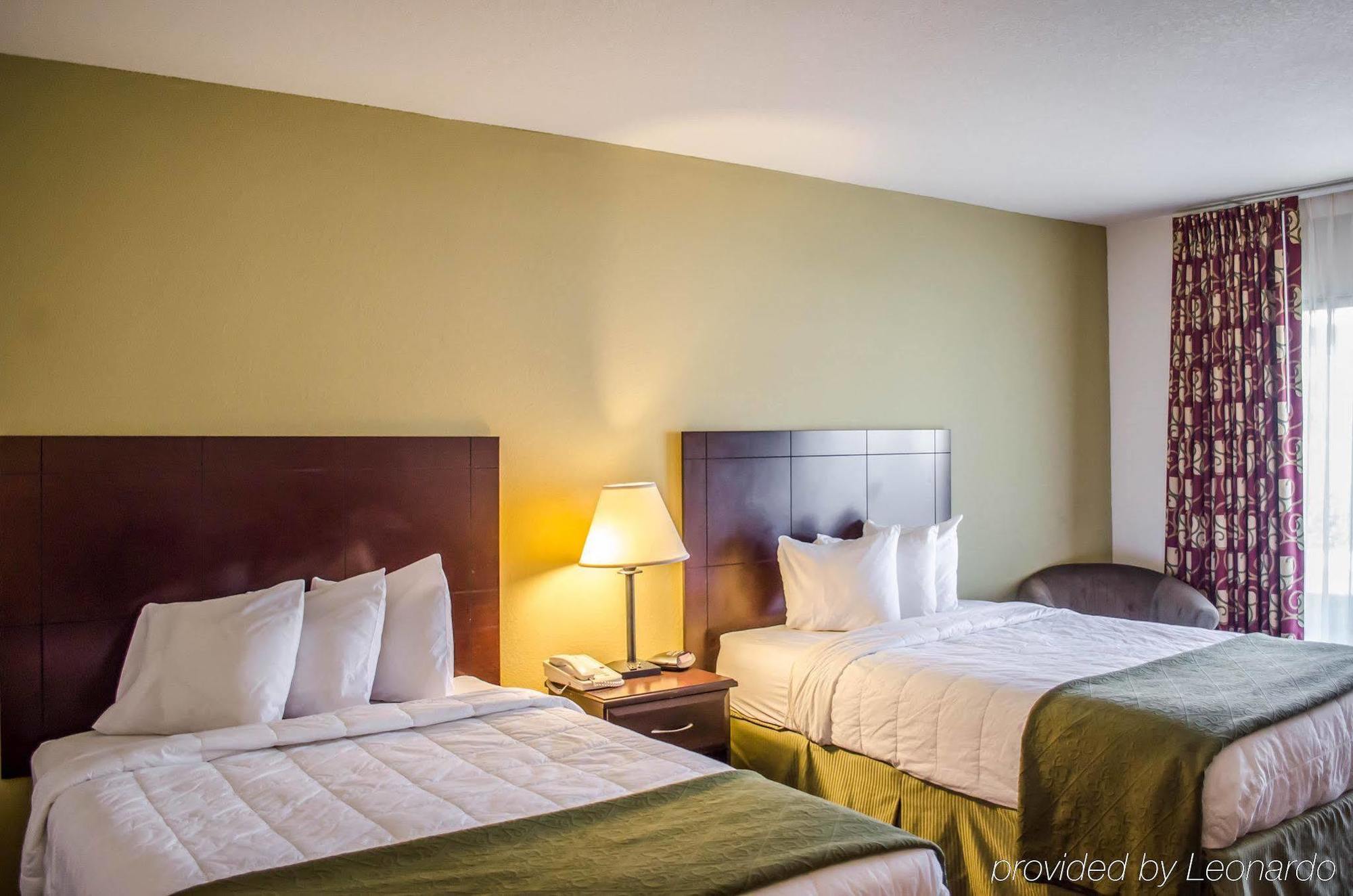 Hotel Quality & Pensacola Bayview