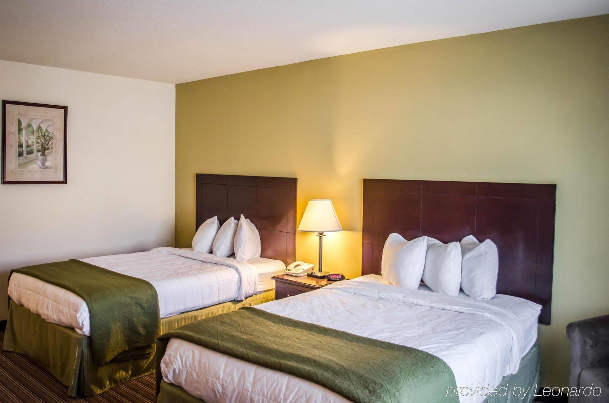 Hotel Quality & Pensacola Bayview