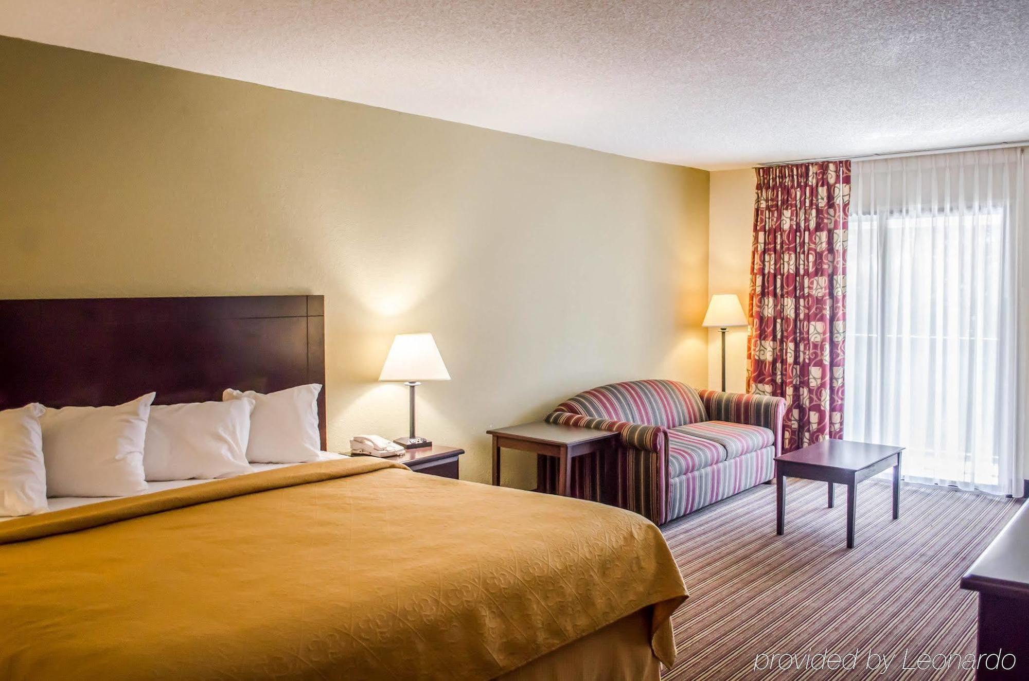 Hotel Quality & Pensacola Bayview 2*