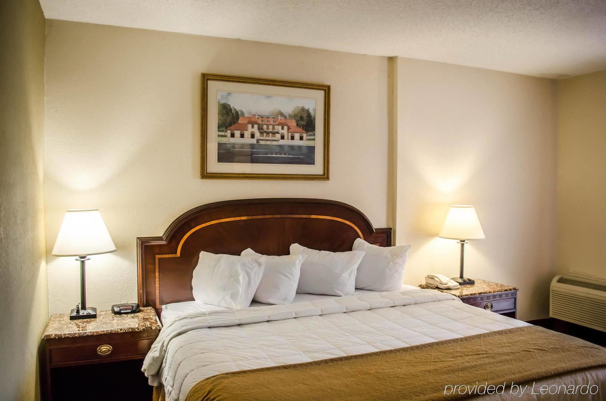 Hotel Quality & Pensacola Bayview