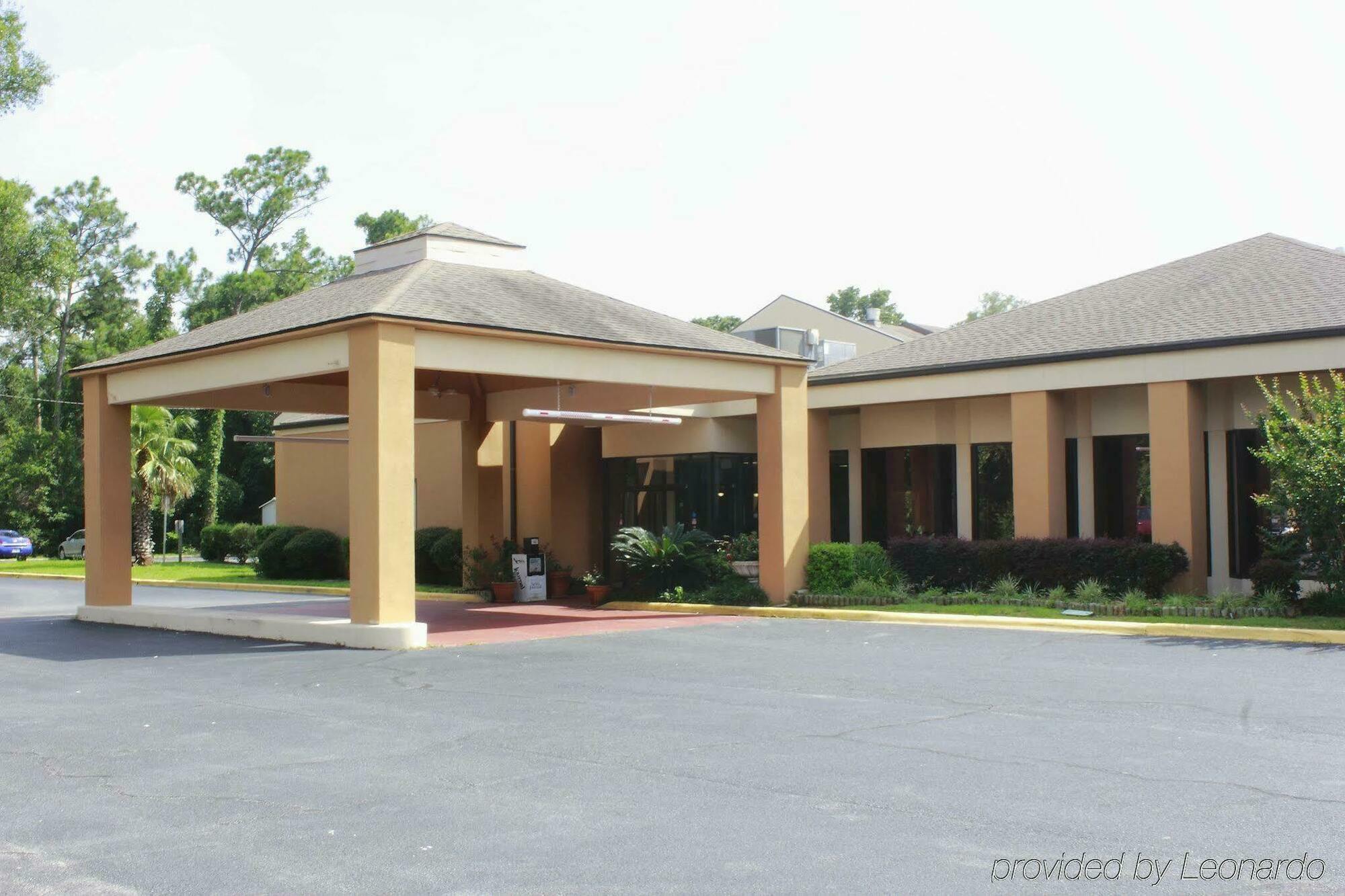 Quality & Pensacola Bayview 2*