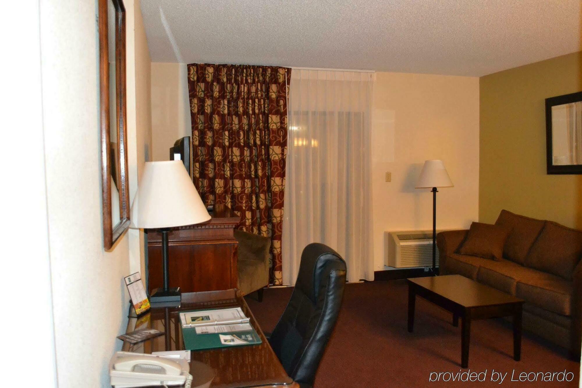 Quality & Pensacola Bayview Hotel